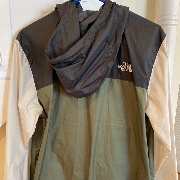 The North Face Anorak - Picture 2 of 6